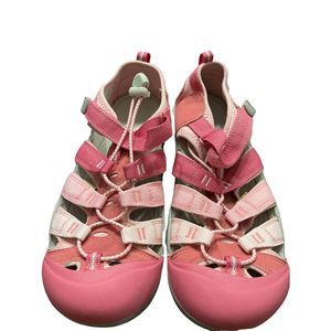 KEEN Waterproof Hiking Sandals Womens Size 8 Like new worn 2 times!